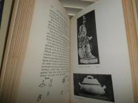 antiques and curios in our homes　　ハードカバー　ヤケシミ多し　難汚有　カバー欠裸本　　洋書　G2右
　
