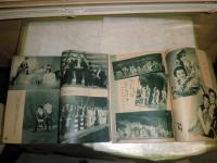 宝塚舞台年鑑　1949・1951年　　2冊セット　ヤケシミ汚有　E4左4段