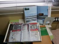 ・魅惑の鉄道　廣田尚敬　初版函　昭和44年11月　ヤケシミ汚難痛　　・鉄道讃歌　けむりプロ著　　鉄道ファン増刊号　初版　昭和46年2月　・国鉄全線総ガイド　東北・北海道　1版1刷　昭和59年5月　　ゆうパック送付　E7左下