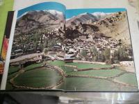 LADAKH　　THE TRANS　HIMALAYAN　KINGDOM　　ラダック連邦直轄領　ハードカバー　ヤケシミ汚難痛有