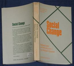 Social Change　　Robert Nisbet著　　ペーパーバック　蔵印ヤケシミ汚有　L2