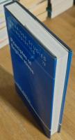 Principles of English stress: CAMBRIDGE STUDIES IN LINGUISTICS 72