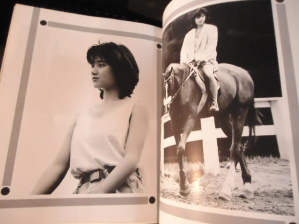 あいたくて、知世 : 1985年型原田知世写真大事典 1984・1985