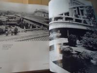 The essential Frank Lloyd Wright : critical writings on architecture