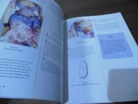Creative Cloth Doll Beading: Designing and Embellishing with Beads (English Edition)