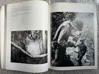 ユージンスミス写真集 洋書
Let truth be the prejudice  W. Eugene Smith his life and photographs