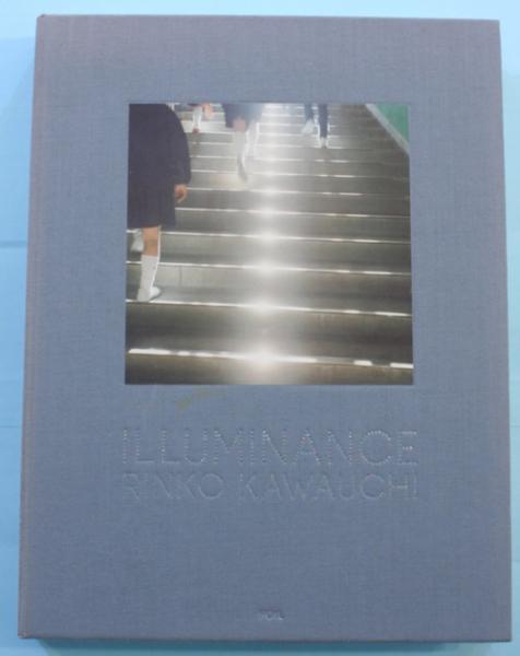 ILLUMINANCE(川内倫子 写真・構成) / 古本、中古本、古書籍の通販は