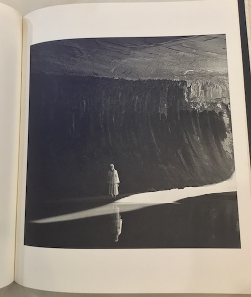 GEORGIA O'KEEFFE THE ARTIST'S LANDSCAPE ジョージア・オキーフ(写真