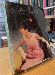 AUDREY HEPBURN
PHOTOGRAPHS 1953-1966