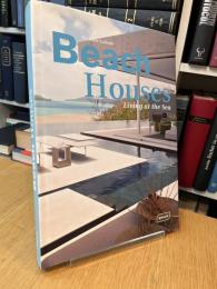 Beach Houses Living at the Sea