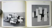 Experiment in Fläche und Raum（平面と空間展図録）