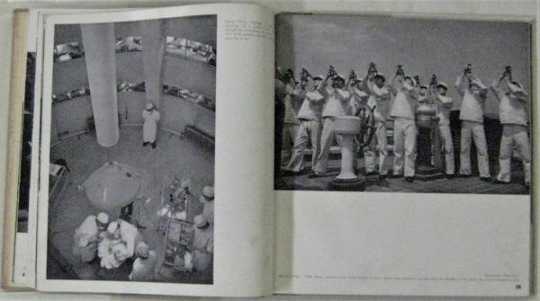 JAPAN THROUGH A LEICA(国際報道写真協会・木村伊兵衛) / 古本、中古本