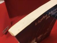 【洋書】Light Moving in Time　Srudies in the Visual Aesthetics of Avan-Garde Film 時の中を移動する光 前衛映画の視覚美術研究