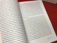 LARRY McMURTRY　ペーパーバック3冊一括　・『Walter Benjamin at the Dairy Queen: Reflections on Sixty and Beyond』（2001年First Touchstone Edition　9780684870199）　・『In a Narrow Grave: Essays on Texas』（2001年Second  Touchstone Edition　9780684868691）　Roads: Driving America's Great Highways（2001年First Touchstone Edition　9780684868851）　＜ラリー・マクマートリー＞
※『Roads』に蛍光ペンライン鉛筆書き込み数ヶ所あり