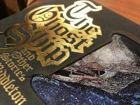 魔法の本棚　全6巻の内4冊一括　

リチャード・ミドルトン「幽霊船」（南條竹則　訳）／
A・E・コッパード「郵便局と蛇」（西崎憲　訳）／
H・R・ウエイクフィールド「赤い館」（倉坂鬼一郎、鈴木克昌、西崎憲　訳）／
ロバート・エイクマン「奥の部屋」（今本渉　訳）／