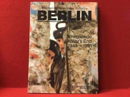 【洋書写真集】Berlin : kriegsende war's end 1945-1991＜ベルリン 終戦から統一まで 1945-1991＞
映画プロデューサーManfred DurniokとジャーナリストPeter Schultze によるコメンタリー、非公開写真、ビジュアルエッセイ（独英併記）