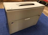 スライドビューワー(slide viewer) Canon Slidester300　・付属物は画像内の背景以外が全てです・コンセント差込以後の駆動音が大きいです・熱風排出、本体後部も熱くなります　※機械本体とケースのみ　スライド（ソフト）はありません
　