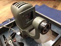 ケース内小スクリーン内蔵スライドビューワー（プロジェクター）　SlideViewer(projector)　FUJI PHOTO FILM CO.LTD.　「Birdie Kit」（バーディー・キット）　・付属物は画像内の背景以外が全てです・本体後部が熱くなります　スライド（ソフト）はありません