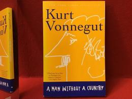 【洋書】A Man Without A Country（『顔のない男』原書）
