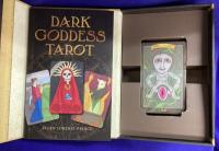 Dark Goddess Tarot （カードと本のセット　英語版）　闇の女神のタロット