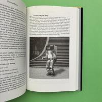 Robot：Mere Machine to Transcendent Mind
