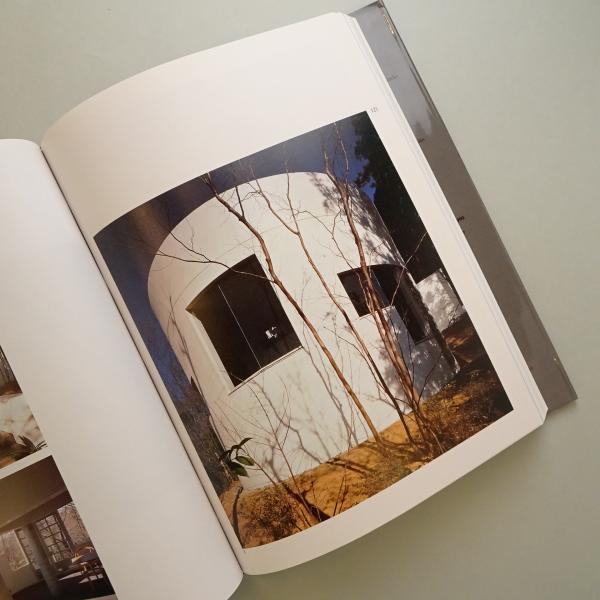 ARATA ISOZAKI ARCHITECTURE 1960-1990 / 古本、中古本、古書籍