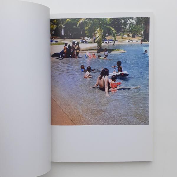 初版　NINE SWIMMING POOLS ホンマタカシ NINE SWIMMING POOLS(ホンマタカシ) / 古本、中古本、古書籍の