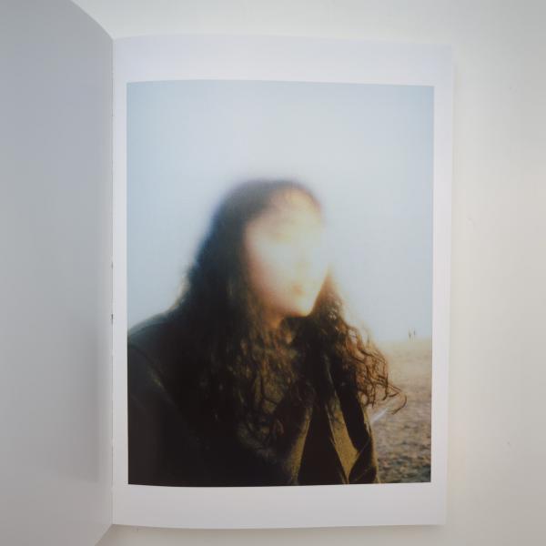 濵本奏 写真集 『ー・・』初版・レコード未使用 濵本奏 写真集 midday ghost(濵本奏) / 古本、中古本、古書籍の通販は