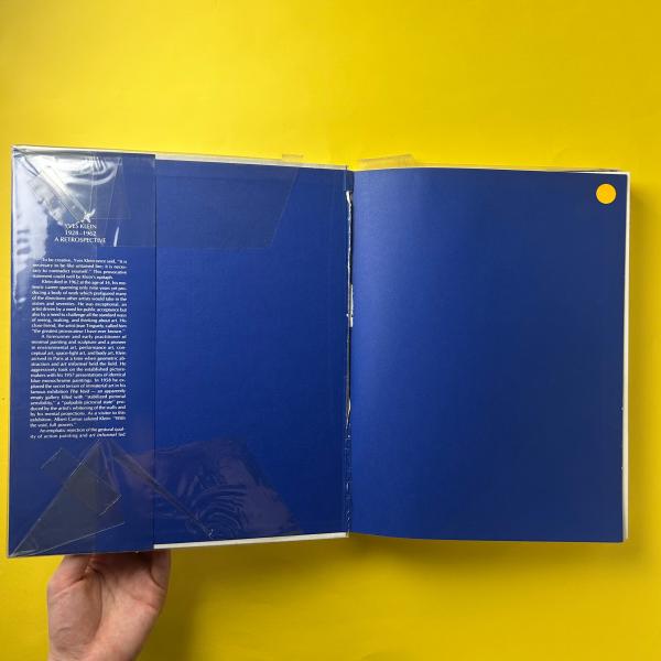 Yves  1928-1962: A Retrospective 洋書 Yves Klein 1928-1962: A Retrospective | ¥11,000 - 日本の古本屋