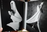 アキコ・カンダ　篠山紀信　ＡＫＩＫＯ １９７１－２００６　両名のサイン入
