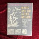 A pictorial history of magic and the supernatural　洋書