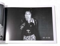 平成元年 : 荒木経惟写真集 荒木経惟、直筆サイン入り。(荒木経惟 著