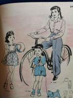 コドモのアルバム デザインブック　表紙画・藤井千秋　る・こすちうむ社　（昭和20年代発行）