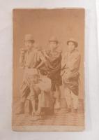 【古写真】明治末〜大正期 写真館台紙付写真3枚
横須賀軍港・衣笠写真館（H. KINUGASA）／TANAKA PHOTOGRAPHER（広島・中島本町）