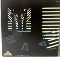 LP New Dimensions、The Three Degrees ARLH5012