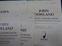 輸入楽譜/ヴォーカル譜/ダウランド/コンソート曲集JOHN DOWLAND COMPLETE CONSORT MUSIC
/Pieces for 5 Viols or Recorders. 5 strings or 5 recorders (SATTB) and basso continuo (lute, Noten and Tabulatur; harpsichord, organ)./パート譜9冊＋指揮譜　