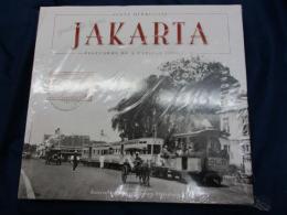 洋書/ポストカードに見る　1900-1950の首都ジャカルタ /Greetings from Jakarta  postcards of a capital, 1900-1950