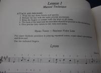 英文/教則本/A guide to the church organist /大きさ縦約30cm×横約23cm/88P 