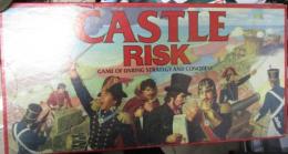 英文　ボードゲーム/キャッスル・リスク (Castle Risk)  日本語訳無し /軍隊セットのパーツ個数は不明です。/他カード等のパーツは揃い。