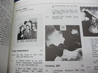 洋書/英文/BROKEN　MUSIC/Artists' Recordworks/includes Flexi Disc/レコードジャケット＋レコードレーベル　ほぼモノクロ写真集/ソノシート付き。
