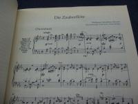 輸入楽譜/歌曲/モーツァルト/魔笛　KV620/MOZART/Die Zauberflote/Barenreiter/ペイパーバック版/
大きさ縦約27cm×横約19cm/221P