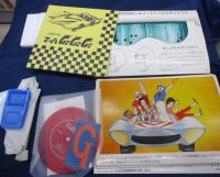 マッハGoGoGo 大判ブロマイド全32枚揃＋ソノシート＋無線機＋ワッペン＋サングラスの紙付き。　完品
