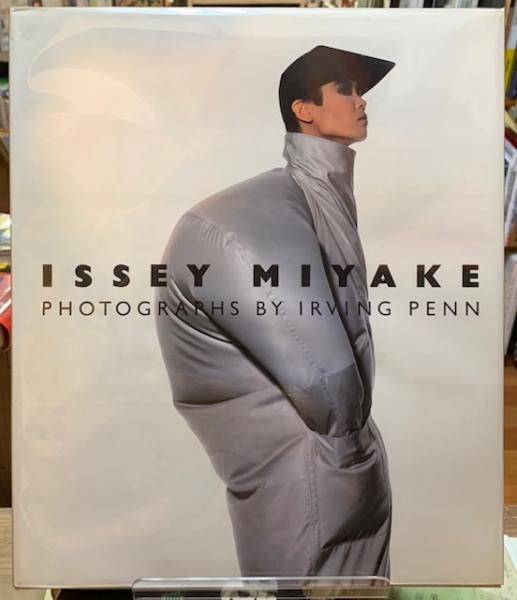 ISSEY MIYAKE初期を振り返る展示「アーヴィング・ペンと三宅一生