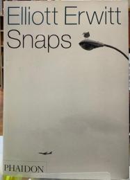 Snaps Elliott Erwitt
