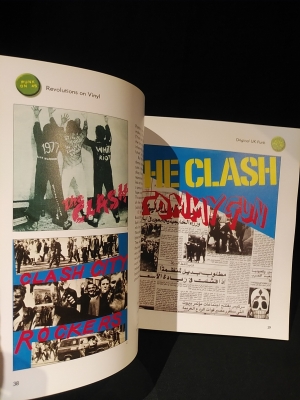 Punk On 45 Revolutions On Vinyl 1976 79 洋書英語 ペーパー - 