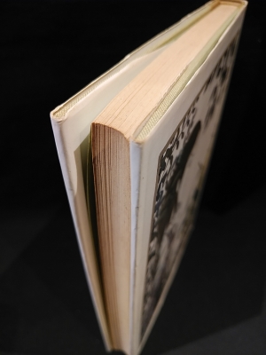 中古本 自らの身は顧みず （著者サイン入り本？） 中古書籍 中古本 自らの身は顧みず （著者サイン入り本？） 中古書籍