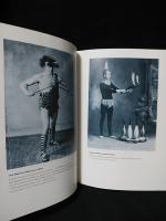 Hoaxes, Humbugs and Spectacles　ハードカバー洋書英語