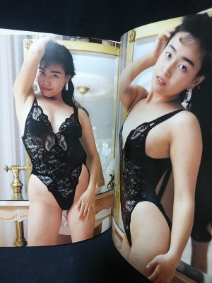 柏原芳恵 デビュー10周年記念写真集 / 古本、中古本、古書籍の通販は