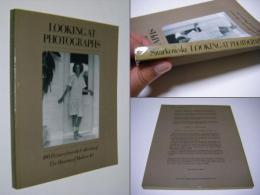 LOOKING AT PHOTOGRAPHS　：100 Pictures from the Collection