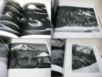 日本の山河 : 水墨の詩 : 緑川洋一写真集
